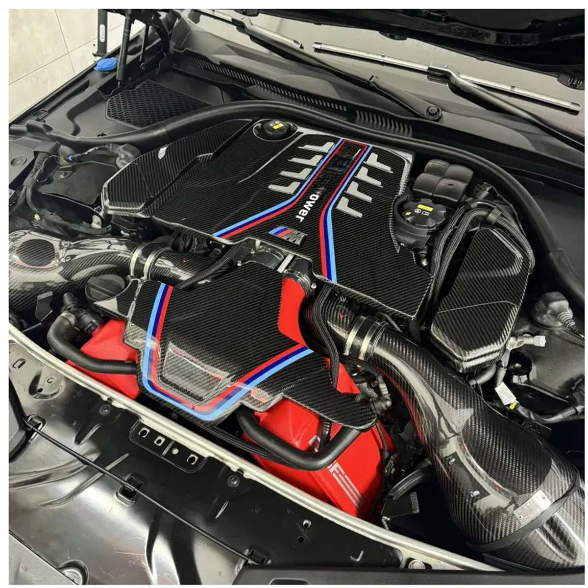 STRATEC SYSTEMS Carbon Fiber Performance Engine Bay Cover Kit for BMW F90 M5 F91 F92 M8 - View 2