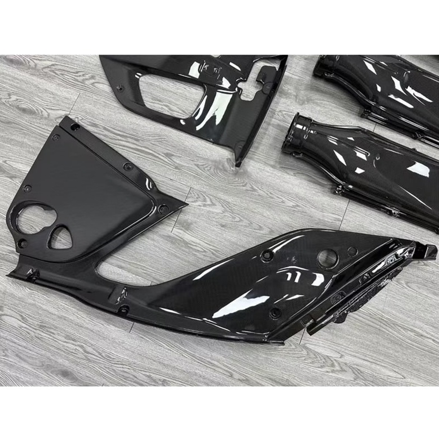 Dry Carbon Fiber Engine Interior Kit for Ferrari 812 Superfast