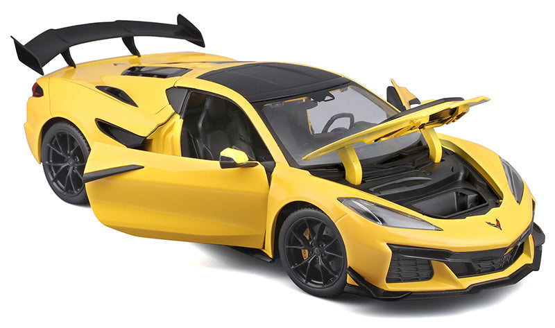 Maisto 2024 Chevy Corvette C8 ZR1 Yellow 1:18