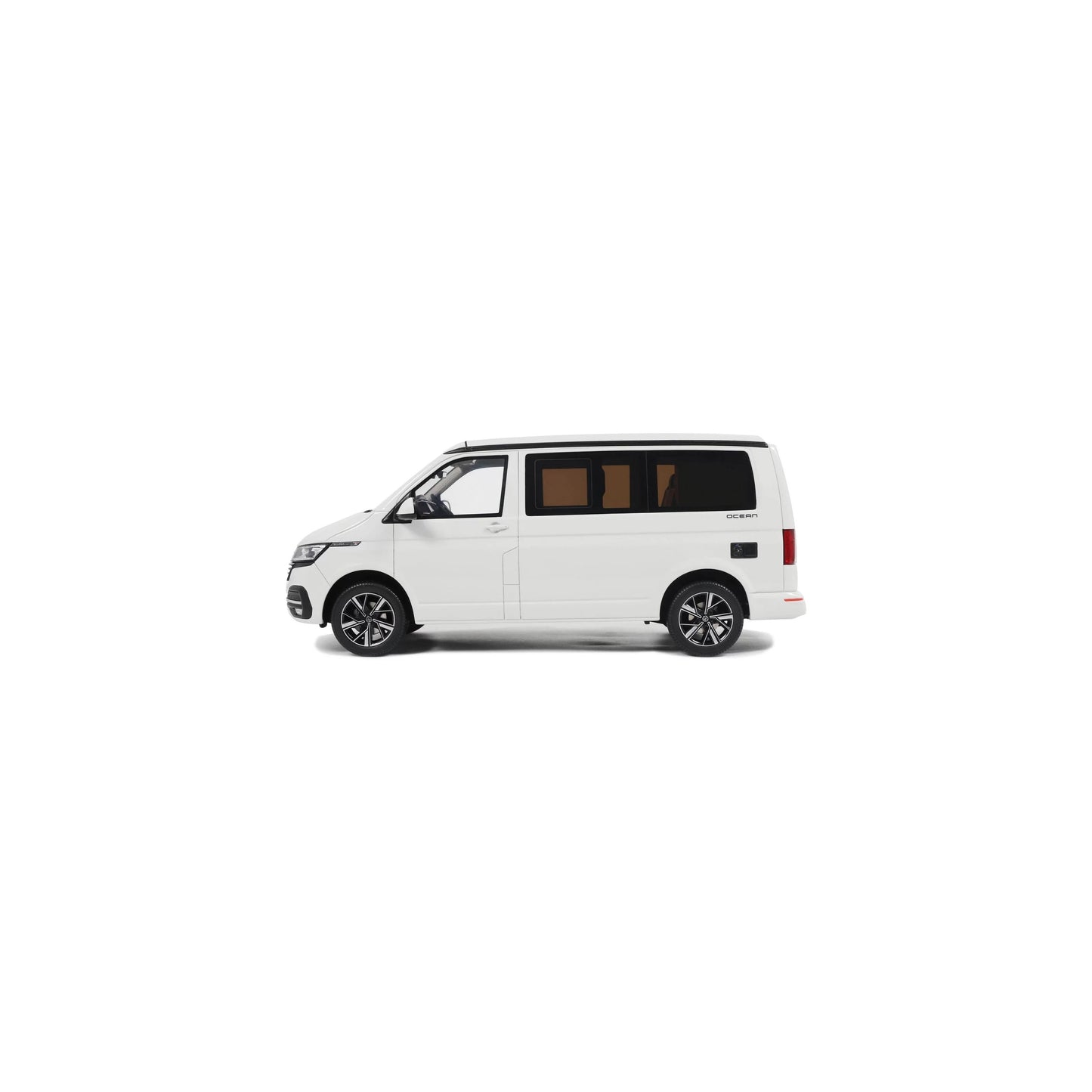 Otto 2021 Volkswagen T6 California Ocean Minibus Candy White 1:18