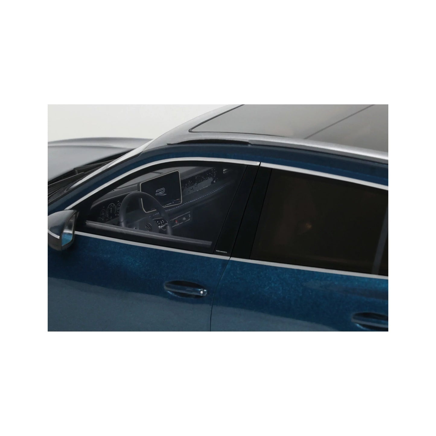 Otto 2024 Volkswagen Tiguan E TSI R-Line Nightshade Blue Metallic 1:18