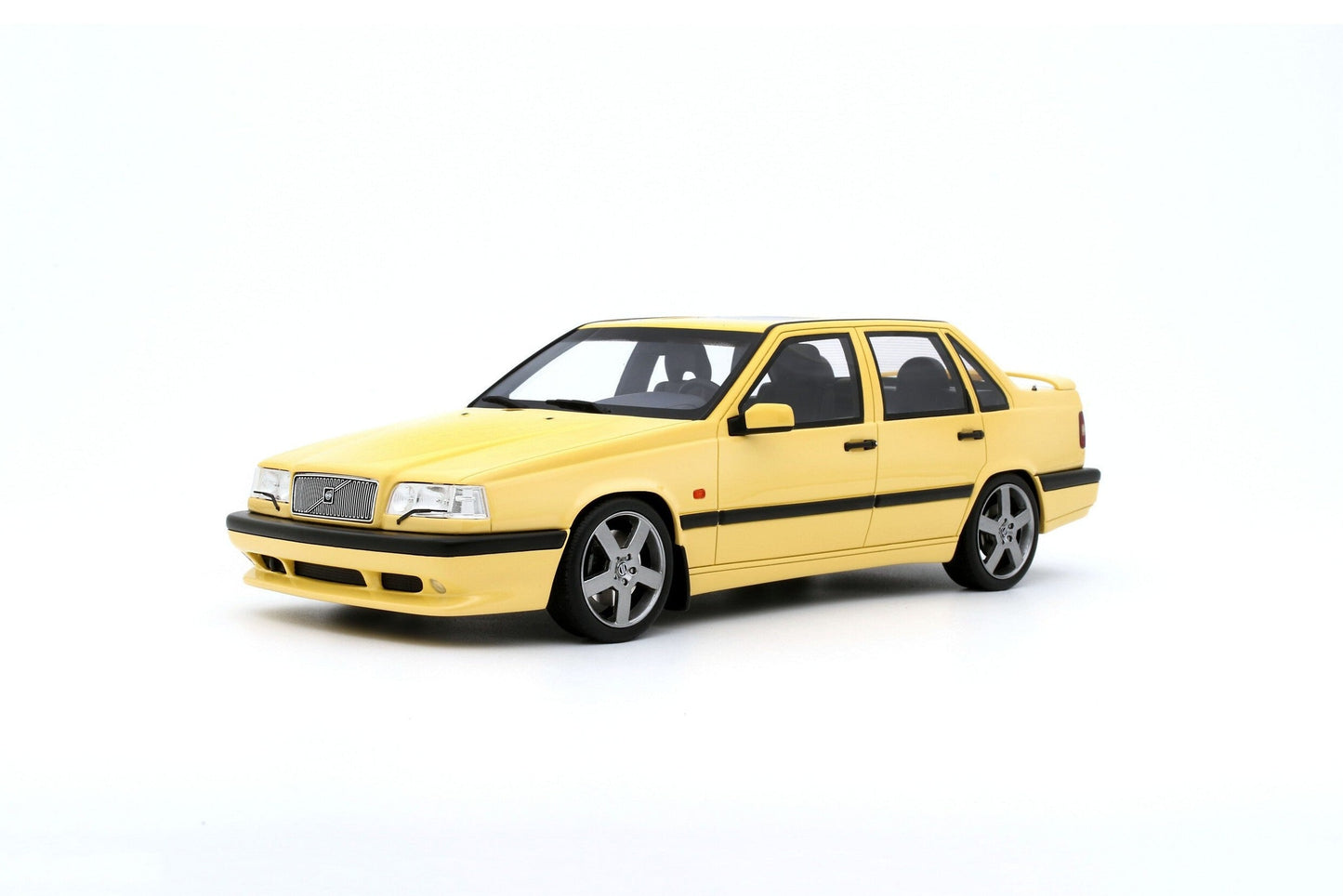 Otto 1996 Volvo 850 T5R Cream Yellow 1:18
