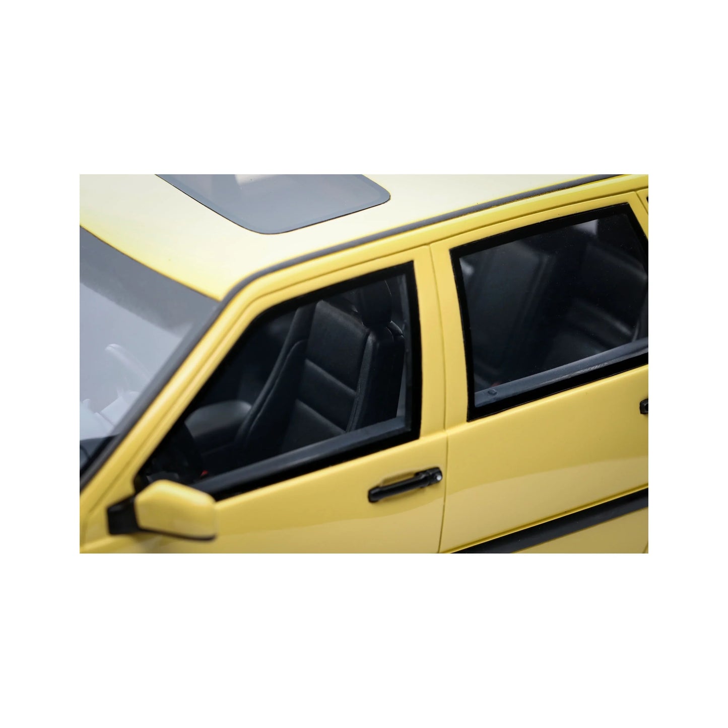 Otto 1996 Volvo 850 T5R Cream Yellow 1:18