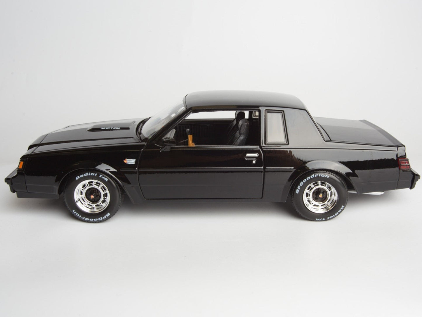 Maisto 1987 Buick Grand National Black 1:18